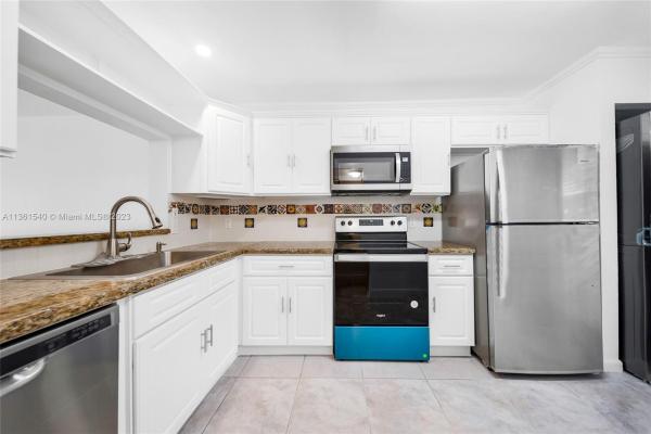 Lago West, 430 Commodore Dr #108, Plantation, Florida 33325, image 2