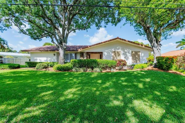 Country Club Of Miami Estates, 19140 E Saint Andrews Dr, Country Club, Florida 33015, image 1