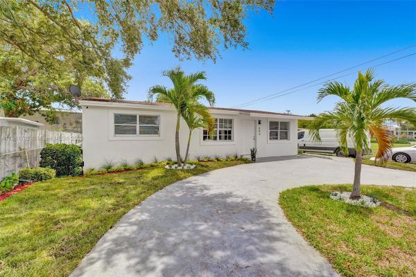 College, 685 SW 7th Ter, Dania Beach, Florida 33004, image 1