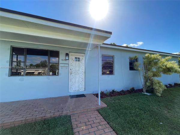 Myra Dells, 15701 NE 15th Ct, North Miami Beach, Florida 33162, image 1