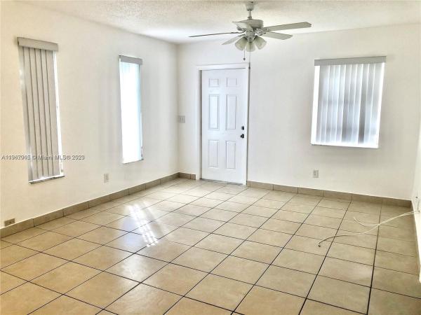 St James Park Northeast, 1670 Harding St #1-2, Hollywood, Florida 33020, image 2