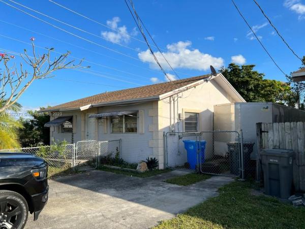 Carver Ranches, 4000 SW 20th St, West Park, Florida 33023, image 1