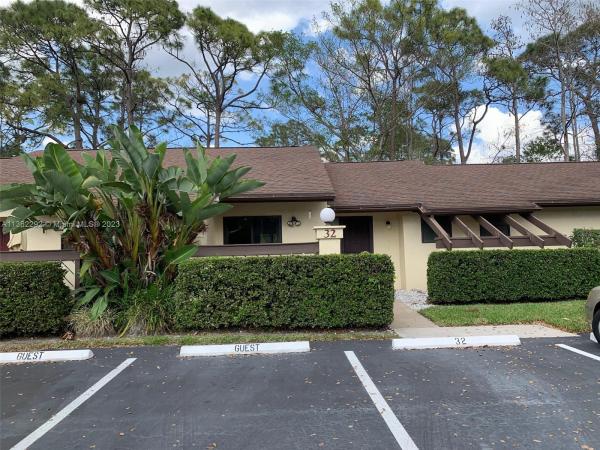Strathmore Gate, 32 Copperpod Ct, Royal Palm Beach, Florida 33411, image 2