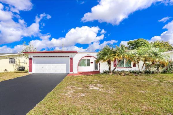 The Knolls, 8653 Sheraton Dr, Miramar, Florida 33025, image 2