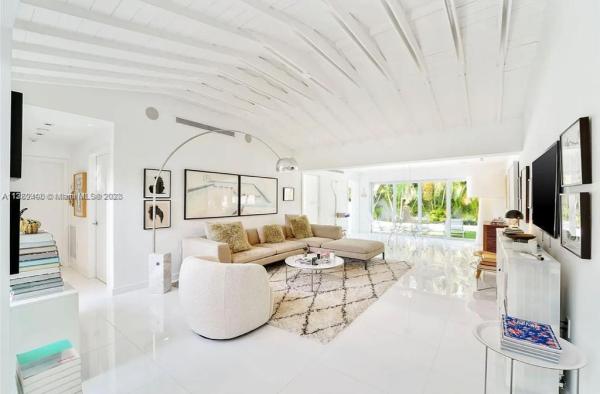 Tropical Isle Homes, 475 Woodcrest Rd, Key Biscayne, Florida 33149, image 2