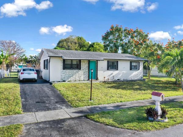 Gem Homes, 14501 SW 300th St, Leisure City, Florida 33033, image 1