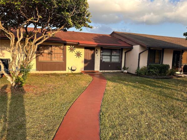 4909 SW 135th Ct #4909, Kendale Lakes, Florida 33175, image 2