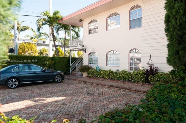 Emerson House, 1575 West Ave #8, Miami Beach, Florida 33139, image 1