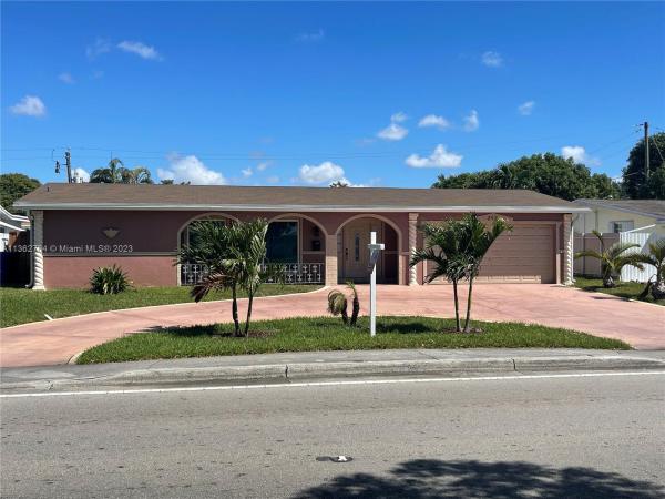 The Knolls, 8533 Miramar Pkwy, Miramar, Florida 33025, image 2