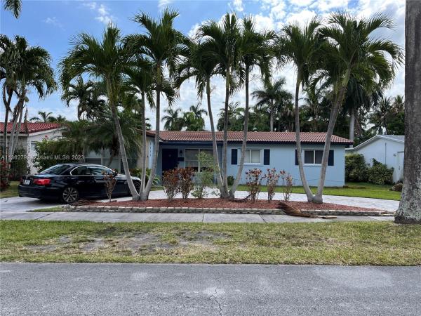 Country Club Homes, 1115 N 13th Ter, Hollywood, Florida 33019, image 1