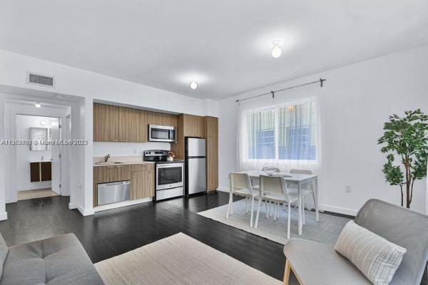 557 Michigan Ave, 551 Michigan Ave #111 W/ Parking, Miami Beach, Florida 33139, image 1