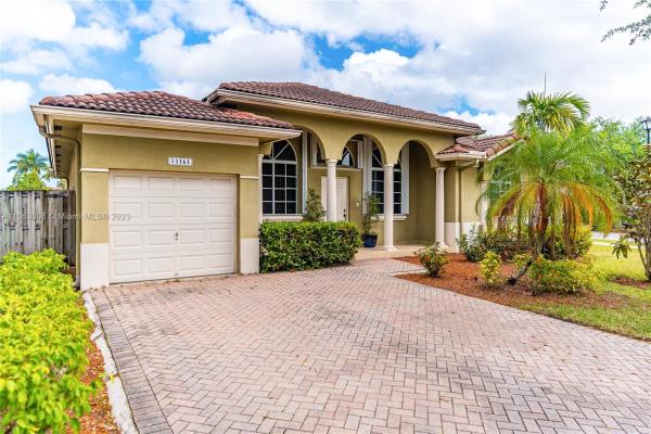 Twin Lake Shores Central, 13161 SW 141st St, Three Lakes, Florida 33186, image 1