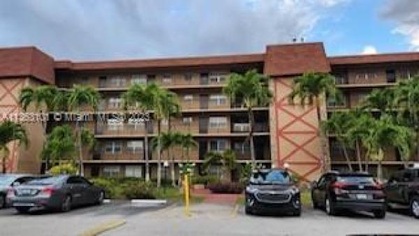 Kings Castle, 6575 W 4th Ave #502, Hialeah, Florida 33012, image 1