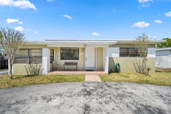 Camner Manor, 6331 SW 20th St, West Miami, Florida 33155, image 1