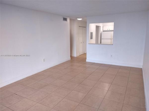 Woodside, 16950 W Dixie Hwy A623 Hwy #A623, North Miami Beach, Florida 33160, image 1