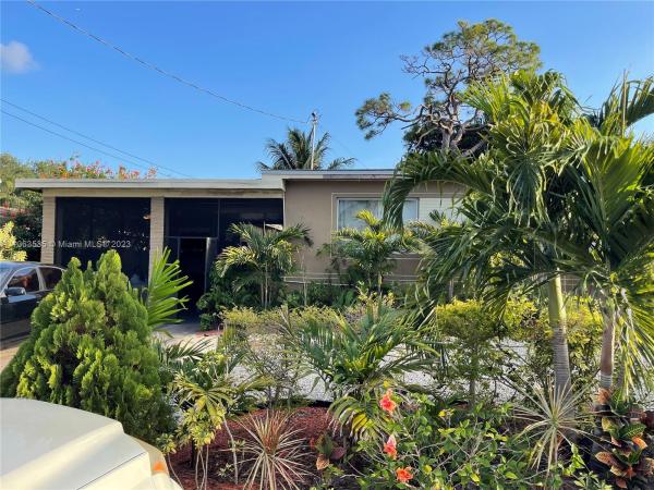Fulford Highlands, 280 NE 165th St, Golden Glades, Florida 33162, image 1