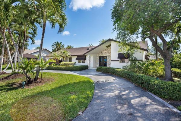 Shady Lane, 14825 SW 97th Ct, Kendall, Florida 33176, image 2