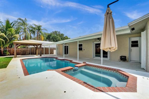 Marlboro Estates, 6821 SW 43rd St, Davie, Florida 33314, image 1