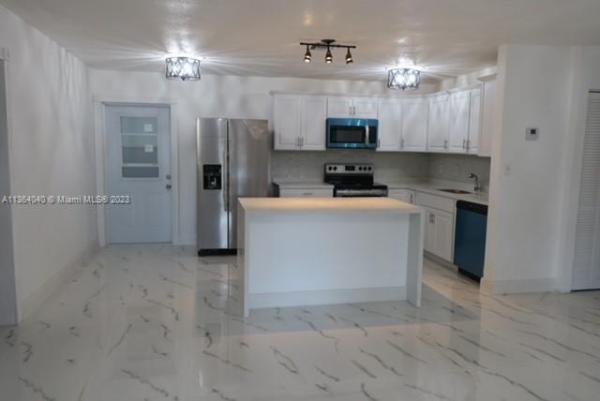 Fleetwood Manor, 1301 N 66th Ave, Hollywood, Florida 33024, image 1