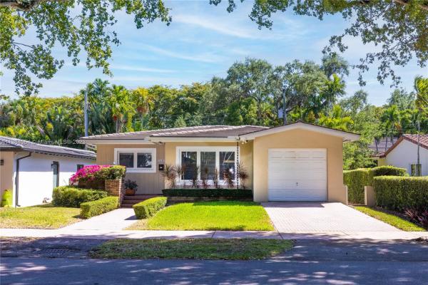Coral Gables Country Club, 1540 Saragossa Ave, Coral Gables, Florida 33134, image 2