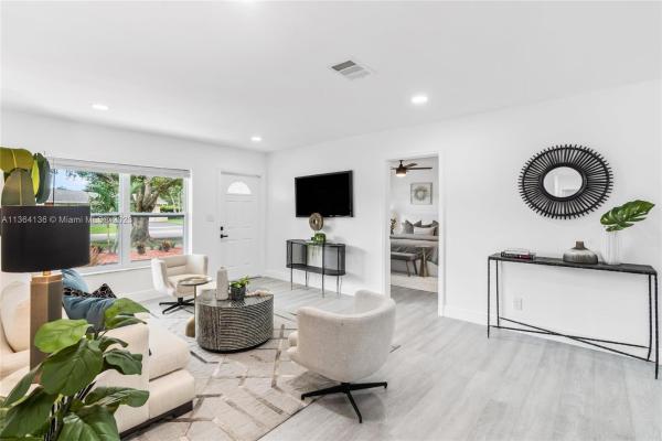 Mirror Lake Estates, 7321 NW 11th Pl, Plantation, Florida 33313, image 2