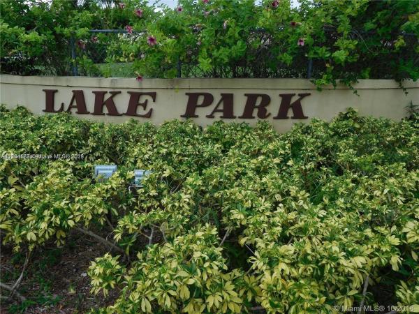 Lake Park, 942 NE 199th St #108, Ives Estates, Florida 33179, image 1