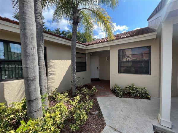 Villa Homes At The Moors, 6207 NW 171st St #6207, Country Club, Florida 33015, image 1