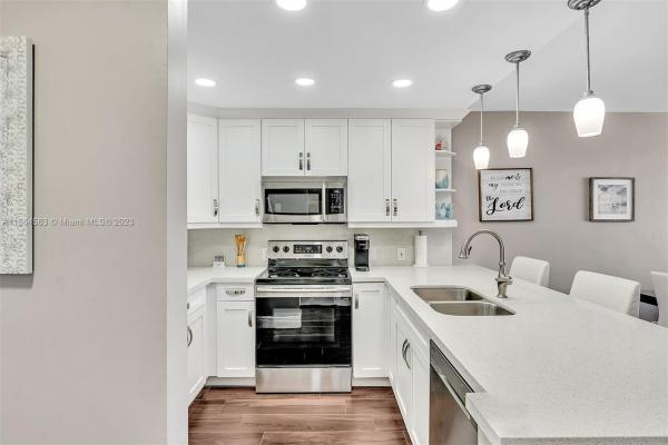 Biscaya, 20400 W Country Club Dr #316, Aventura, Florida 33180, image 2