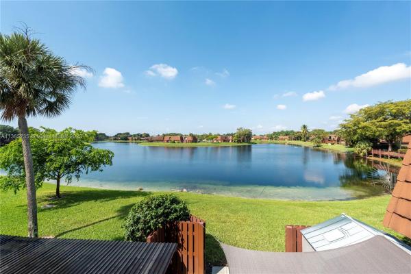 Village At Lake Pine, 1155 SW 118th Ter, Davie, Florida 33325, image 2