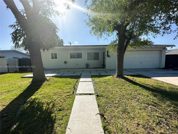 Pine Tree Manor, 9374 Caribbean Blvd, Cutler Bay, Florida 33189, image 1