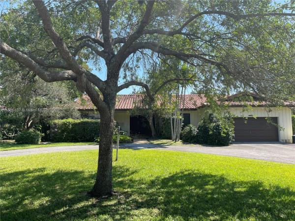 Pino, 450 Gondoliere Ave, Coral Gables, Florida 33143, image 2