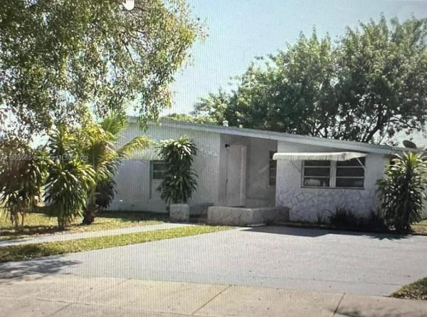 Lake Forest, West Park, Florida 33023, image 1