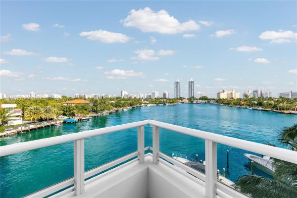 The Ritz-Carlton South Beach, 4701 N Meridian Ave #302, Miami Beach, Florida 33140, image 1