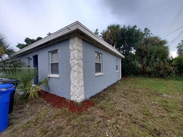 Lincoln Park, 2032-2040 Wright St, Fort Myers, Florida 33916, image 1