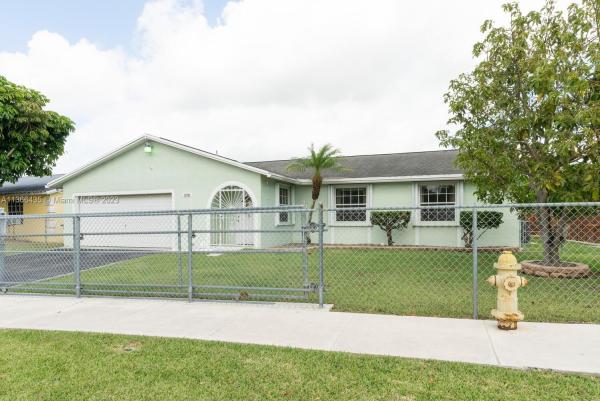 Meadow Wood Manor, 13205 SW 265th Ter, Princeton, Florida 33032, image 2