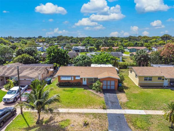 Castle Gardens, 4830 NW 20th Ct, Lauderhill, Florida 33313, image 2