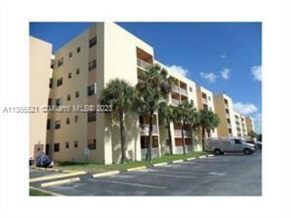 Fontainebleau Gardens, 8145 NW 7th St #404, Fountainebleau, Florida 33126, image 1
