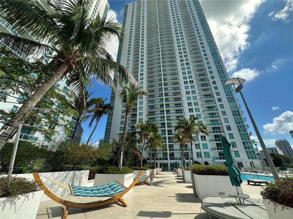 The Plaza On Brickell East, 950 Brickell Bay Dr #1511, Miami, Florida 33131, image 2