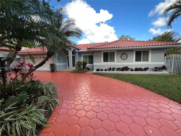 Royal Oaks, 16430 NW 82nd Ct, Miami Lakes, Florida 33016, image 2
