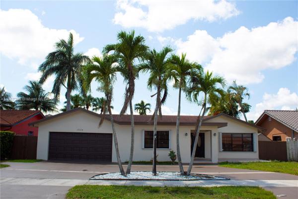 University Park East, 13320 SW 1st St, Tamiami, Florida 33184, image 1