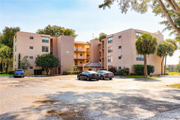 Orchid Tree Of Pine Island Ridge, 9495 Evergreen Pl #105, Davie, Florida 33324, image 1