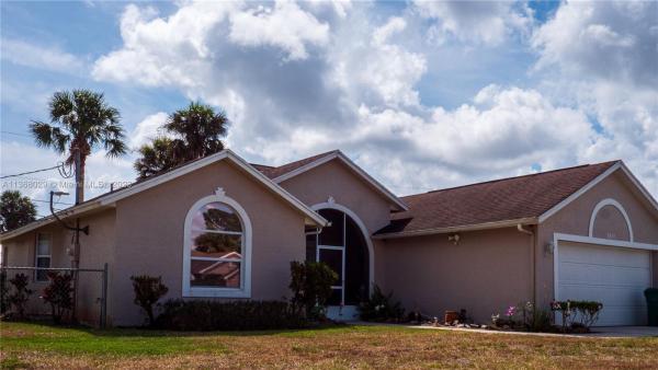 Hidden Oaks, 2635 SW Cadet Cir, Port St. Lucie, Florida 34953, image 2