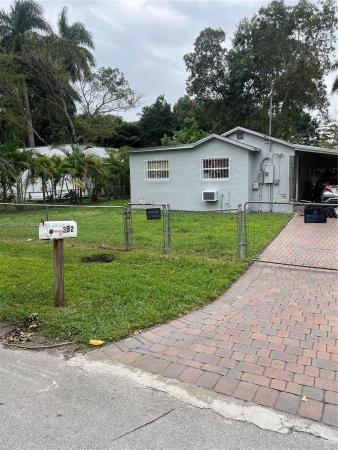 Biscayne Gardens, 392 NE 152nd St, Golden Glades, Florida 33162, image 2