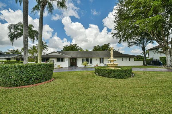 Calusa Club Estates, 9900 E Calusa Club Dr, The Crossings, Florida 33186, image 2