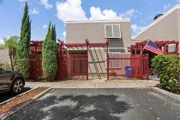Villas West, 1210 W Fairway Rd #1210, Pembroke Pines, Florida 33026, image 1
