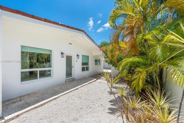 Tropical Isle Homes, 265 Ridgewood Rd, Key Biscayne, Florida 33149, image 2