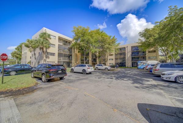 Horizons West, 8420 SW 133rd Ave Rd #307, Kendale Lakes, Florida 33183, image 2