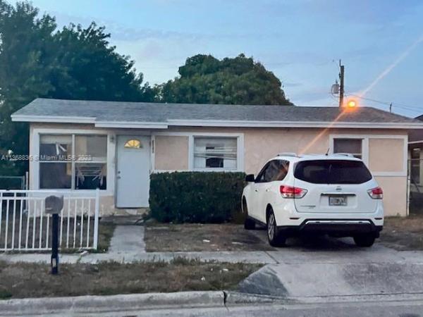Acrehome Park, 1340 W 29th St, Riviera Beach, Florida 33404, image 2