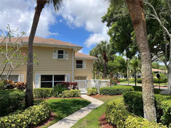 Wellesley At Boynton Beach, 2902 Foxboro Ct, Boynton Beach, Florida 33436, image 2