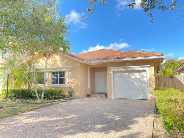 Twin Lake Shores Central, 13133 SW 142nd St, Three Lakes, Florida 33186, image 1